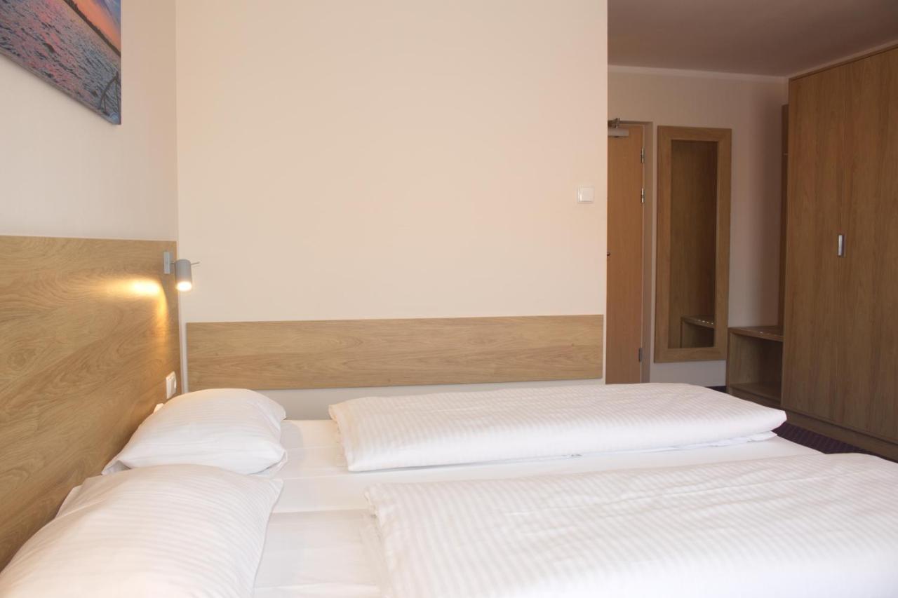 Hotel Huszcza ムロンゴヴォ エクステリア 写真