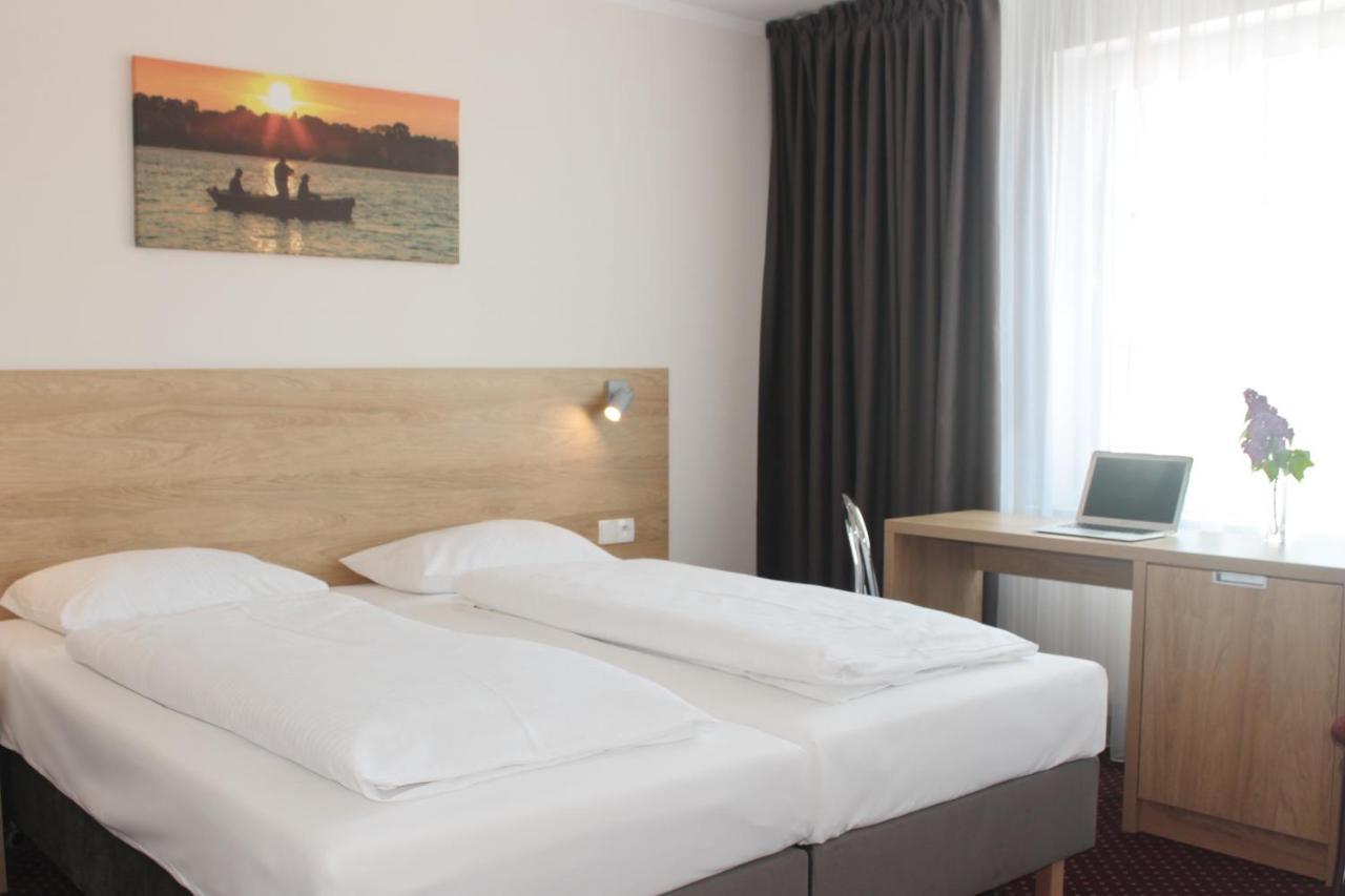 Hotel Huszcza ムロンゴヴォ エクステリア 写真