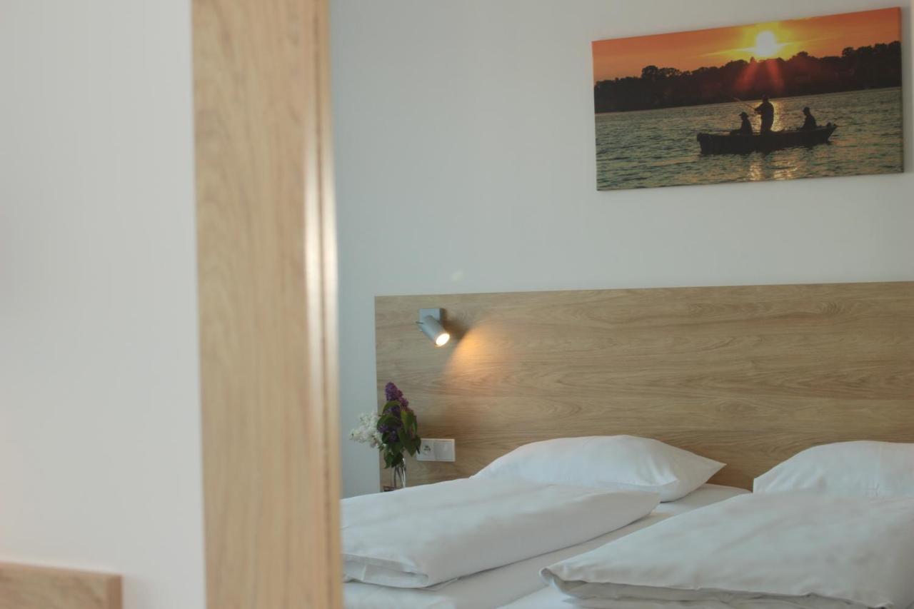 Hotel Huszcza ムロンゴヴォ エクステリア 写真